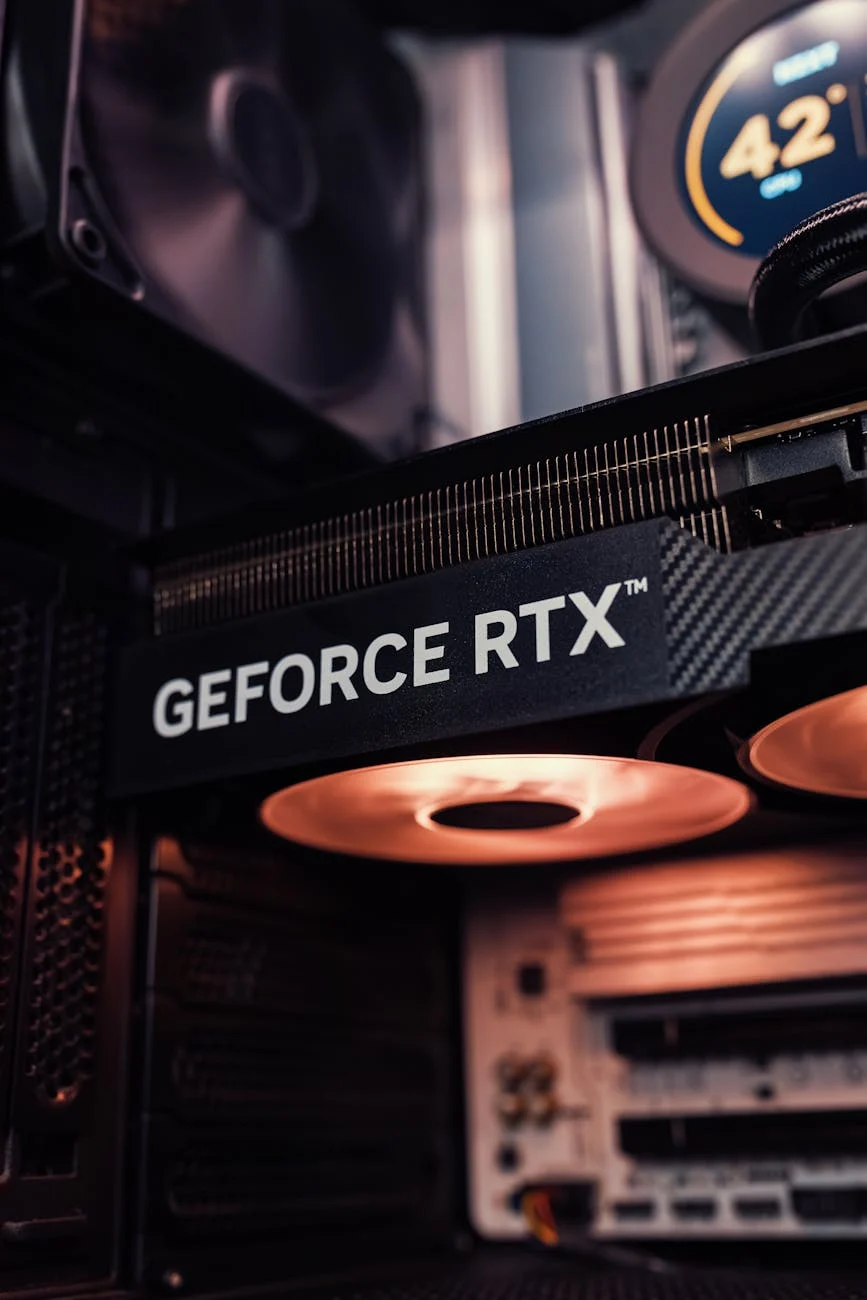 GeForce RTX 그래픽카드의 빛나는 칩 클로즈업
